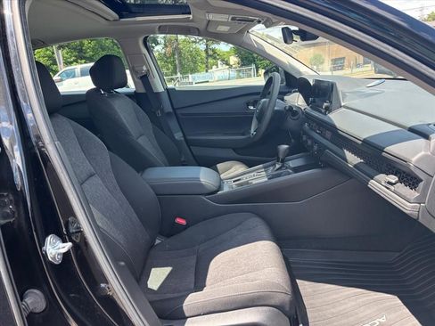 Used 2023 Honda Accord EX image 12