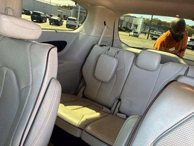 Used 2020 Chrysler Pacifica Limited FWD image 25