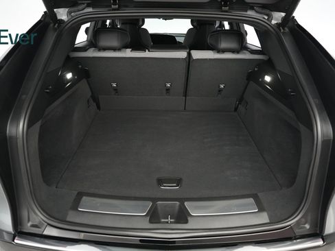 Used 2024 Cadillac Lyriq Tech RWD image 8