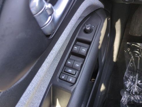 Used 2022 Jeep Compass Latitude FWD image 17