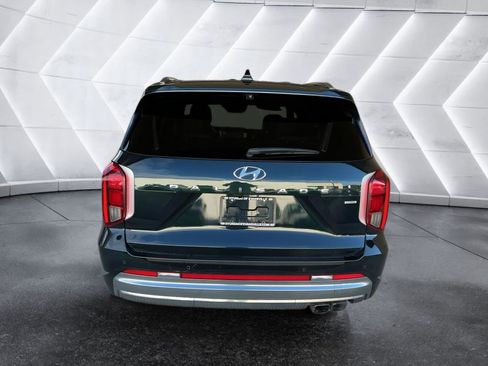Used 2023 Hyundai Palisade Calligraphy image 3