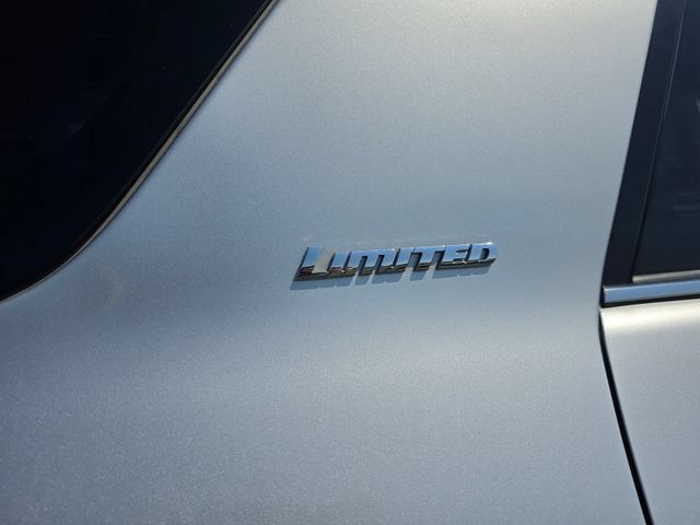 Used 2022 Toyota 4Runner Limited AWD/4WD image 8