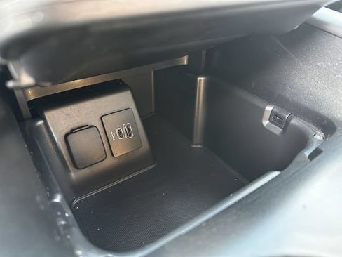 Certified 2025 Ford Explorer Active AWD/4WD image 25