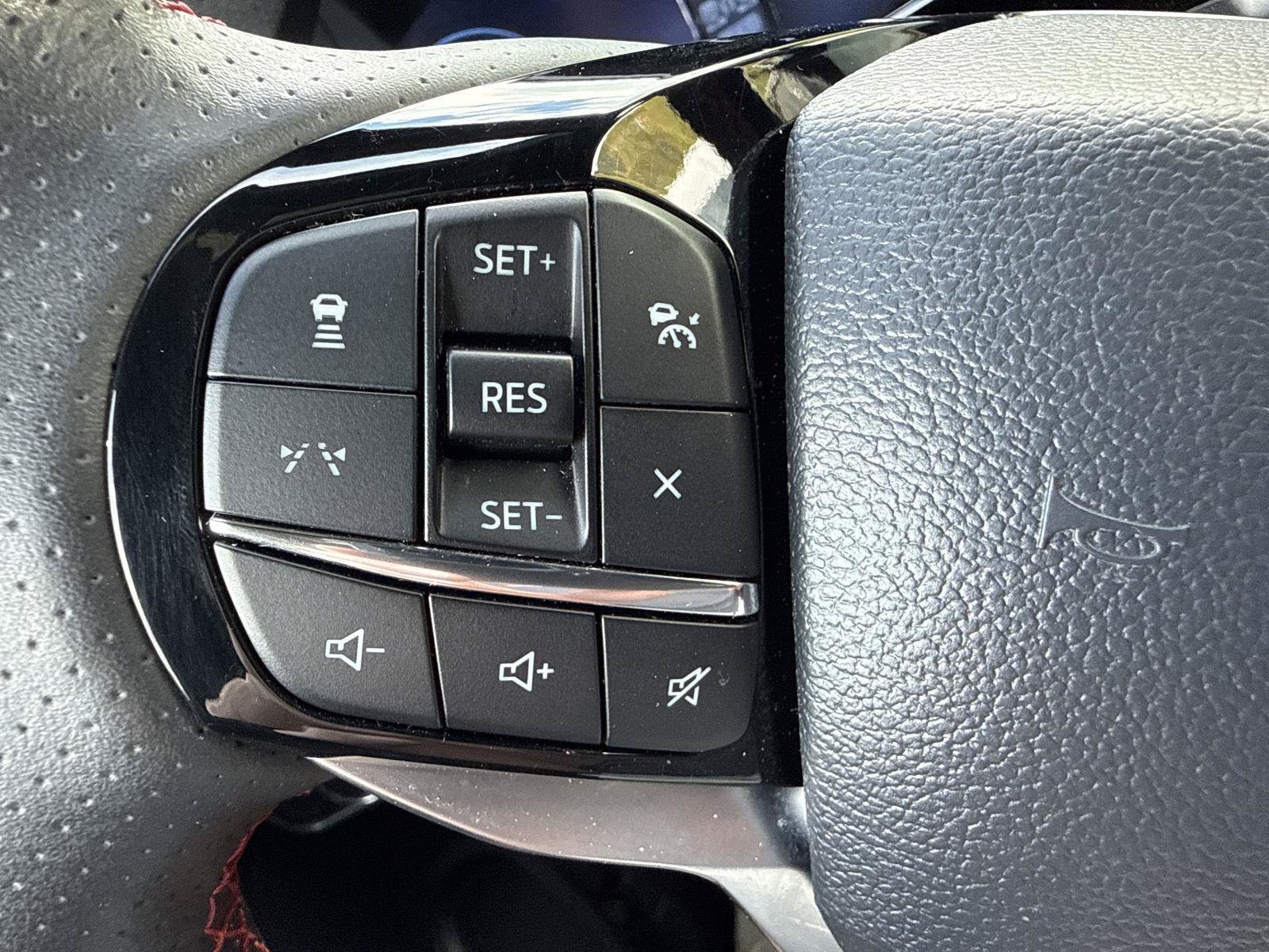 Used 2025 Ford Explorer ST-Line AWD/4WD image 18