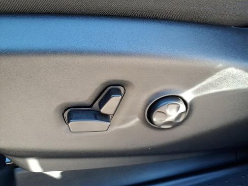 New 2026 Chrysler Pacifica Select w/ S Appearance Package image 8