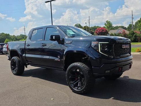 Used 2024 GMC Sierra 1500 AT4 w/ Technology Package AWD/4WD image 7