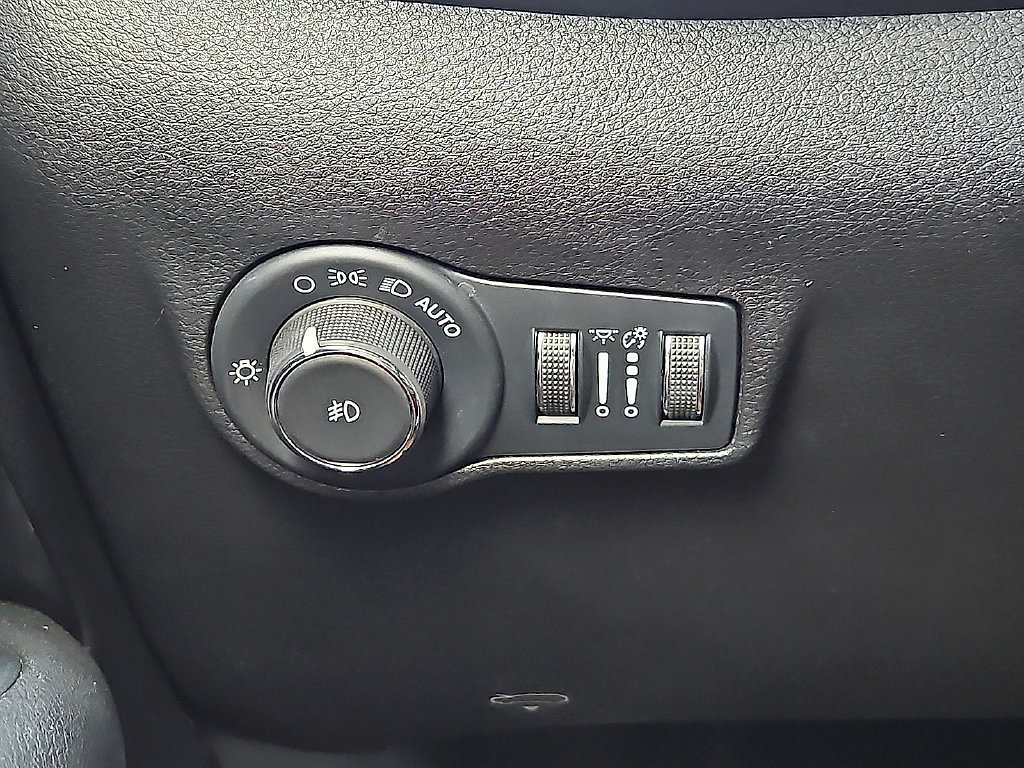 Used 2022 Jeep Compass Trailhawk w/ Trailhawk Elite Group AWD/4WD image 25