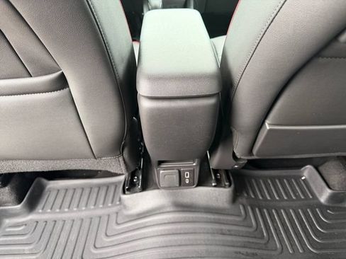 Used 2025 Chevrolet TrailBlazer RS w/ Convenience Package AWD/4WD image 19