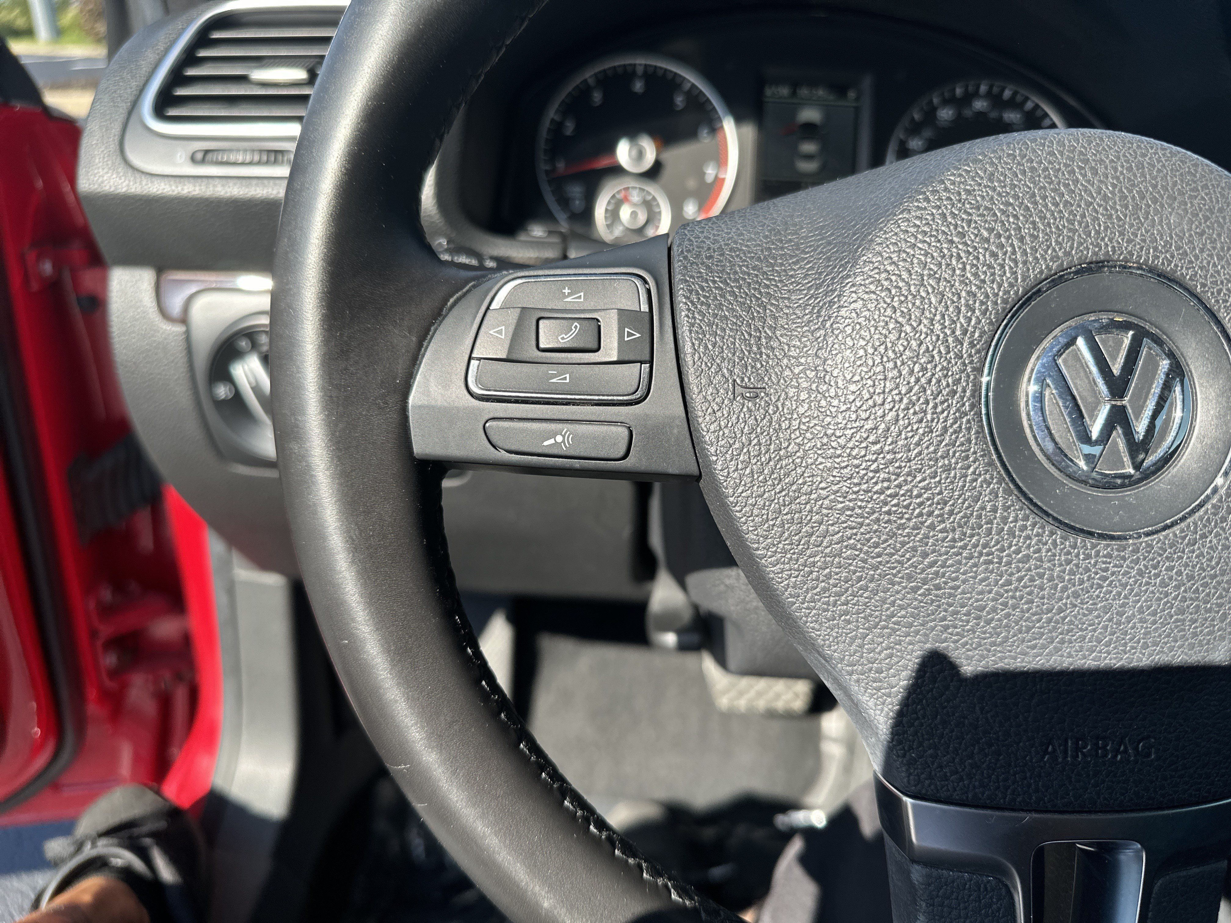 Used 2012 Volkswagen Eos Lux FWD image 19