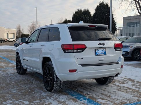 Used 2019 Jeep Grand Cherokee Altitude image 8