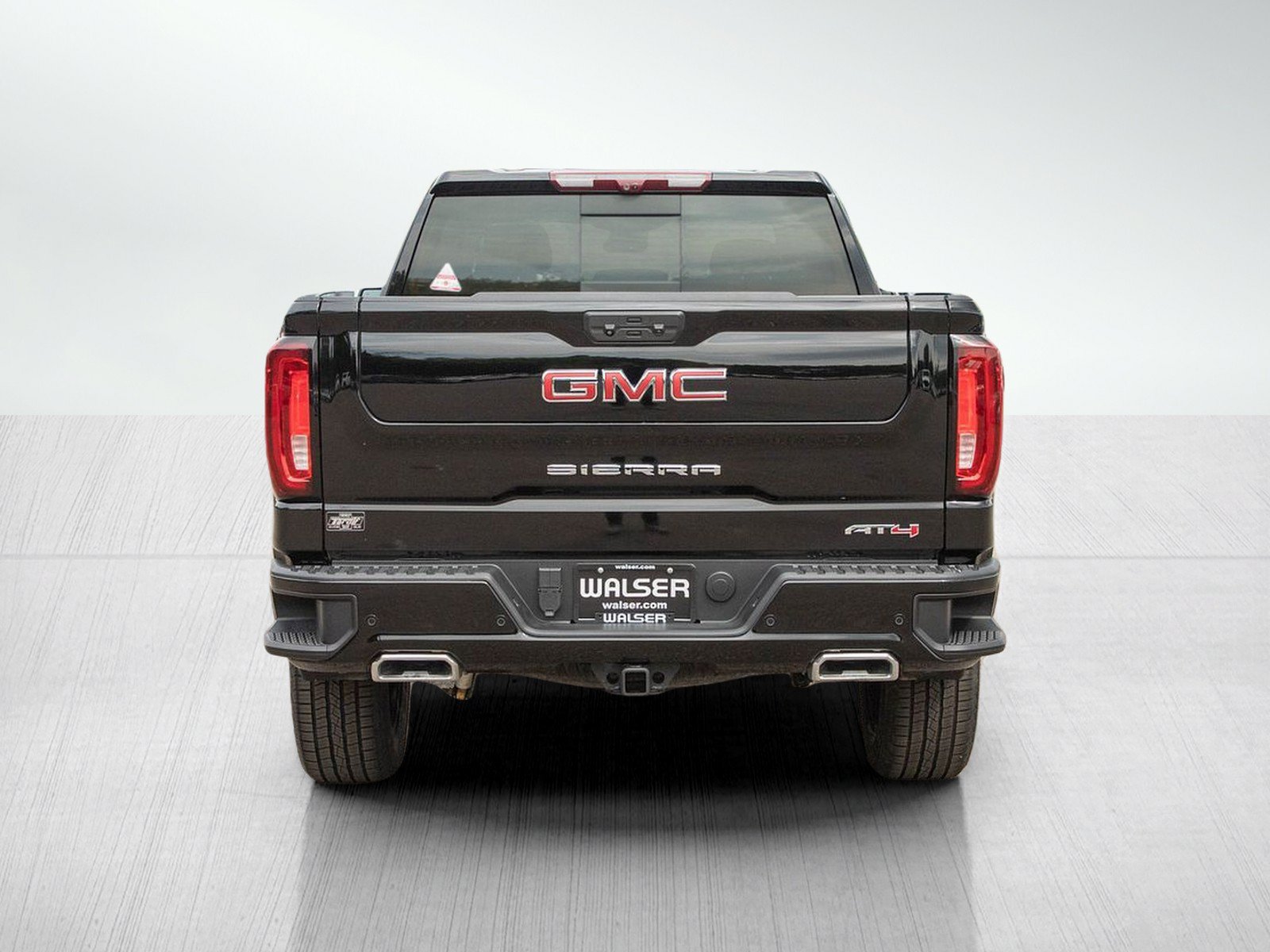 Used 2025 GMC Sierra 1500 AT4 w/ Technology Package AWD/4WD image 4