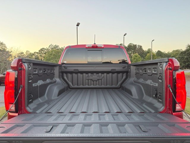 Used 2026 Chevrolet Colorado ZR2 w/ Technology Package AWD/4WD image 29