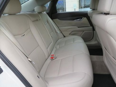 Used 2013 Cadillac XTS image 25