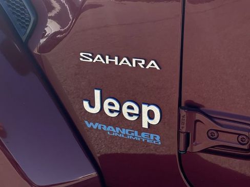 Used 2021 Jeep Wrangler Unlimited Sahara image 9