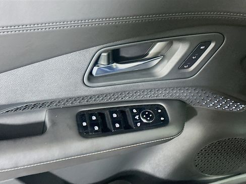 Used 2024 Nissan Ariya AWD image 15