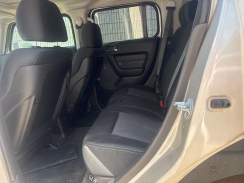 Used 2009 HUMMER H3 image 13
