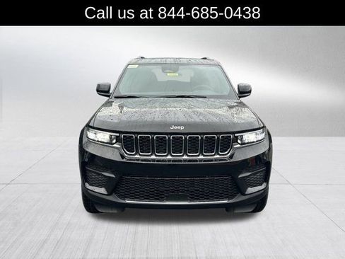 New 2025 Jeep Grand Cherokee Laredo image 2