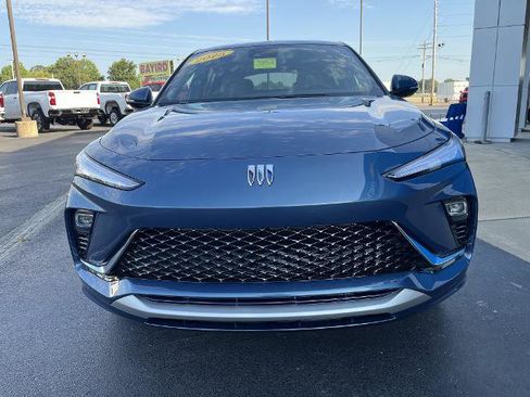 New 2025 Buick Envista Avenir image 11