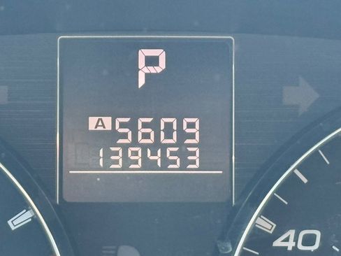 Used 2011 Subaru Outback 2.5i Premium AWD/4WD image 12