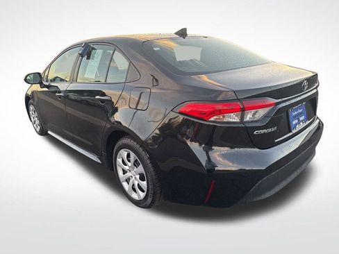 Used 2023 Toyota Corolla LE image 5