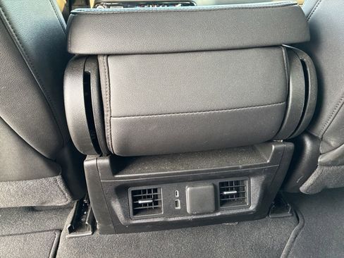 Used 2026 GMC Sierra 1500 SLT AWD/4WD image 16