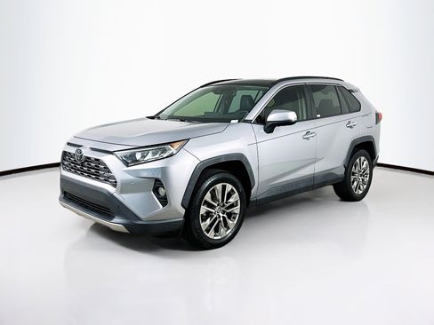 Used 2020 Toyota RAV4 Limited image 3