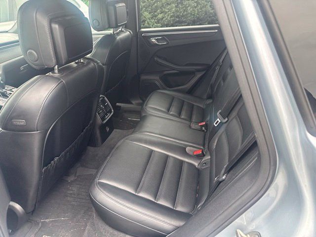 Used 2018 Porsche Macan GTS AWD/4WD image 16
