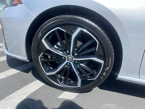Used 2025 Nissan Altima 2.5 SR FWD image 28