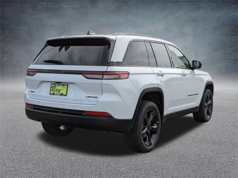 New 2025 Jeep Grand Cherokee Limited w/ Black Appearance Package image 4