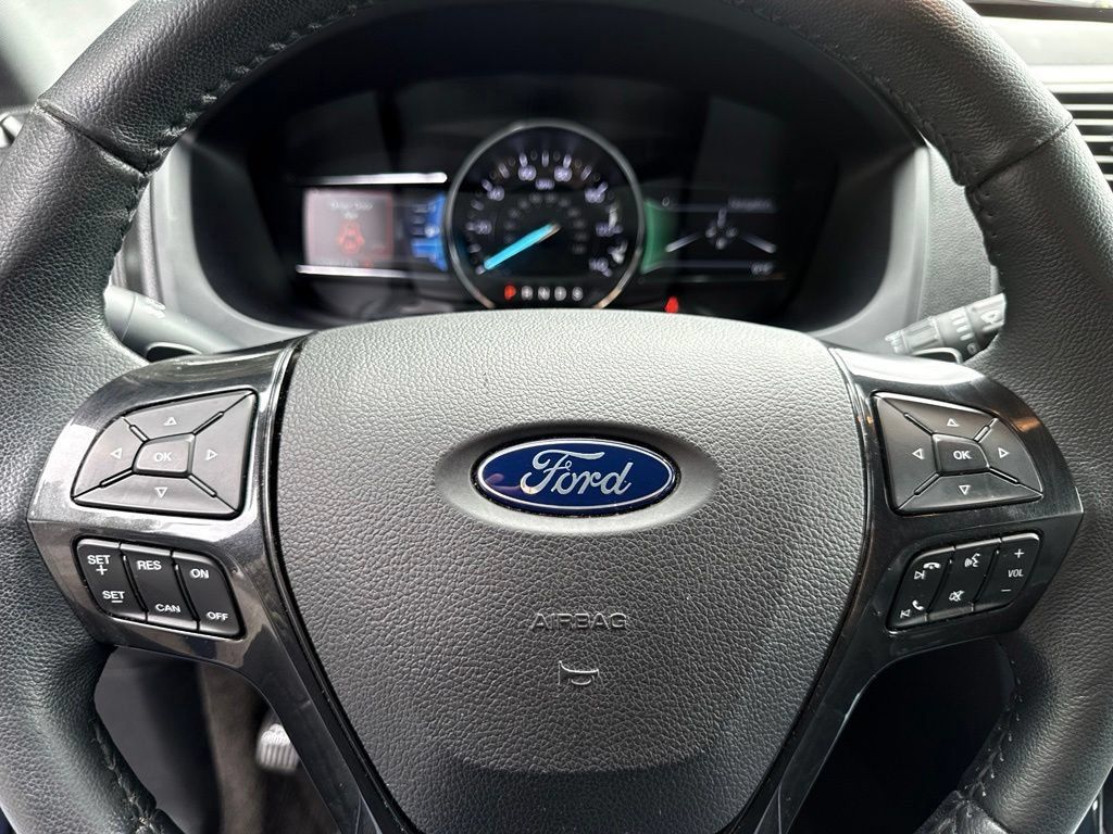 Used 2017 Ford Explorer XLT w/ Equipment Group 202A AWD/4WD image 35