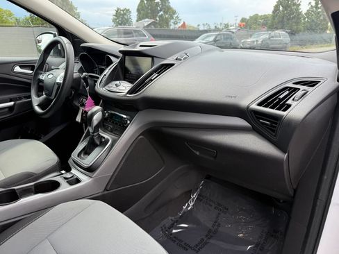 Used 2013 Ford Escape SE FWD image 19