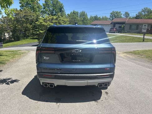 Used 2025 Chevrolet Traverse Z71 AWD/4WD image 4