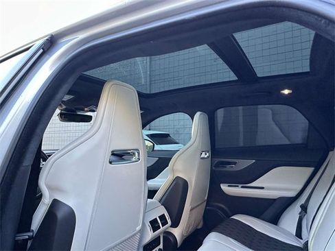 Used 2020 Jaguar F-PACE SVR image 18