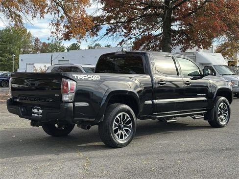 Used 2022 Toyota Tacoma TRD Sport w/ TRD Premium Sport Package image 4