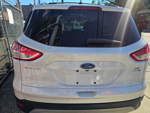 Used 2016 Ford Escape SE w/ Equipment Group 201A AWD/4WD image 5