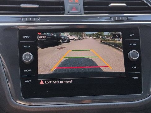 Used 2022 Volkswagen Tiguan SE R-Line FWD image 22