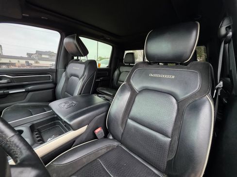 Used 2019 RAM 1500 Laramie w/ Sport Appearance Package AWD/4WD image 16