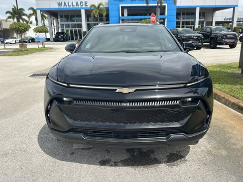 New 2026 Chevrolet Equinox EV LT AWD/4WD image 3