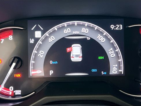Used 2025 Toyota RAV4 XLE AWD/4WD image 23