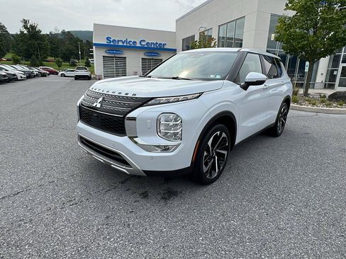 Used 2024 Mitsubishi Outlander SE AWD/4WD image 8