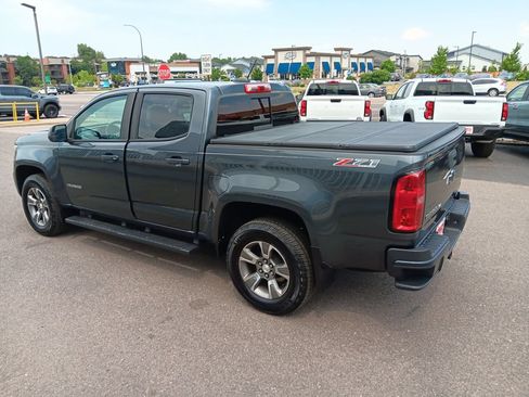 Used 2017 Chevrolet Colorado Z71 AWD/4WD image 3