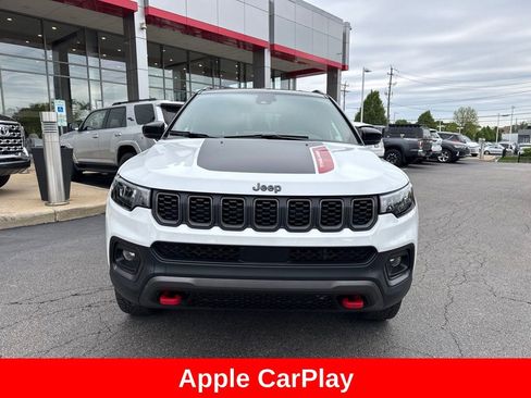 Used 2025 Jeep Compass Trailhawk AWD/4WD image 11