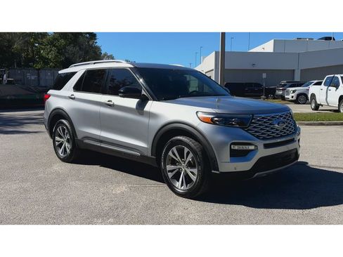 Used 2020 Ford Explorer Platinum w/ Premium Technology Package image 2
