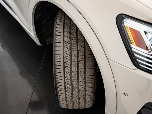 Used 2021 Audi e-tron Prestige w/ Prestige Package image 52