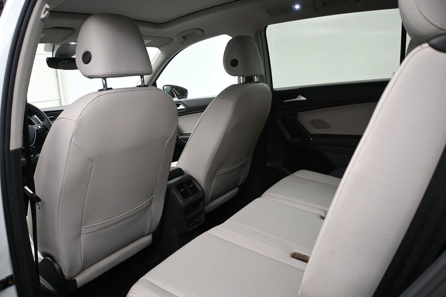 Used 2020 Volkswagen Tiguan SEL w/ 3rd Row Seat Package AWD/4WD image 10