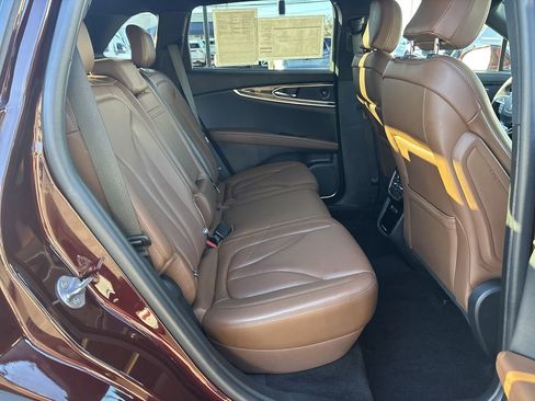 Certified 2021 Lincoln Nautilus Reserve w/ Cargo Utility Package image 17