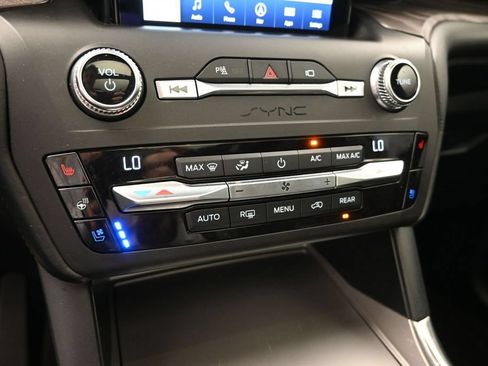 Used 2020 Ford Explorer Platinum AWD/4WD image 11