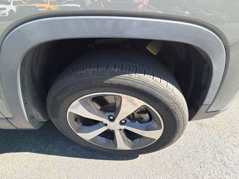 Used 2020 Jeep Cherokee Limited AWD/4WD image 10