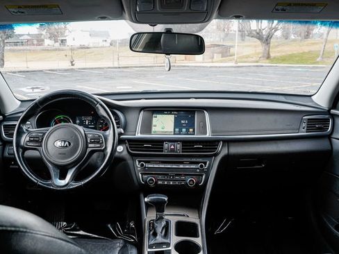 Used 2017 Kia Optima EX image 12
