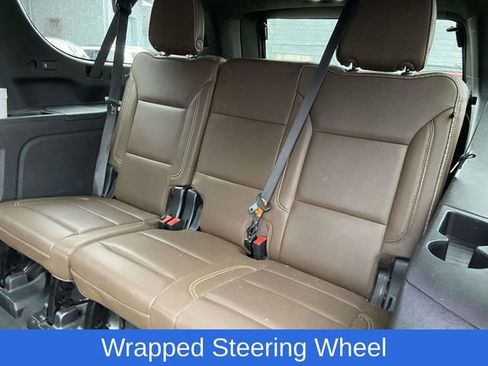 Used 2023 Chevrolet Suburban High Country image 13